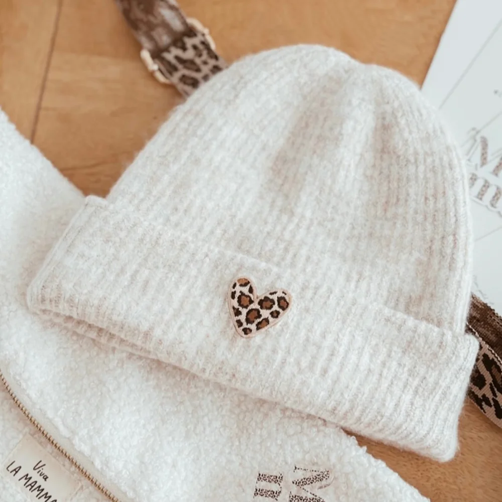 Bonnet BEIGE coeur brodé léopard (Mon petit Léon)