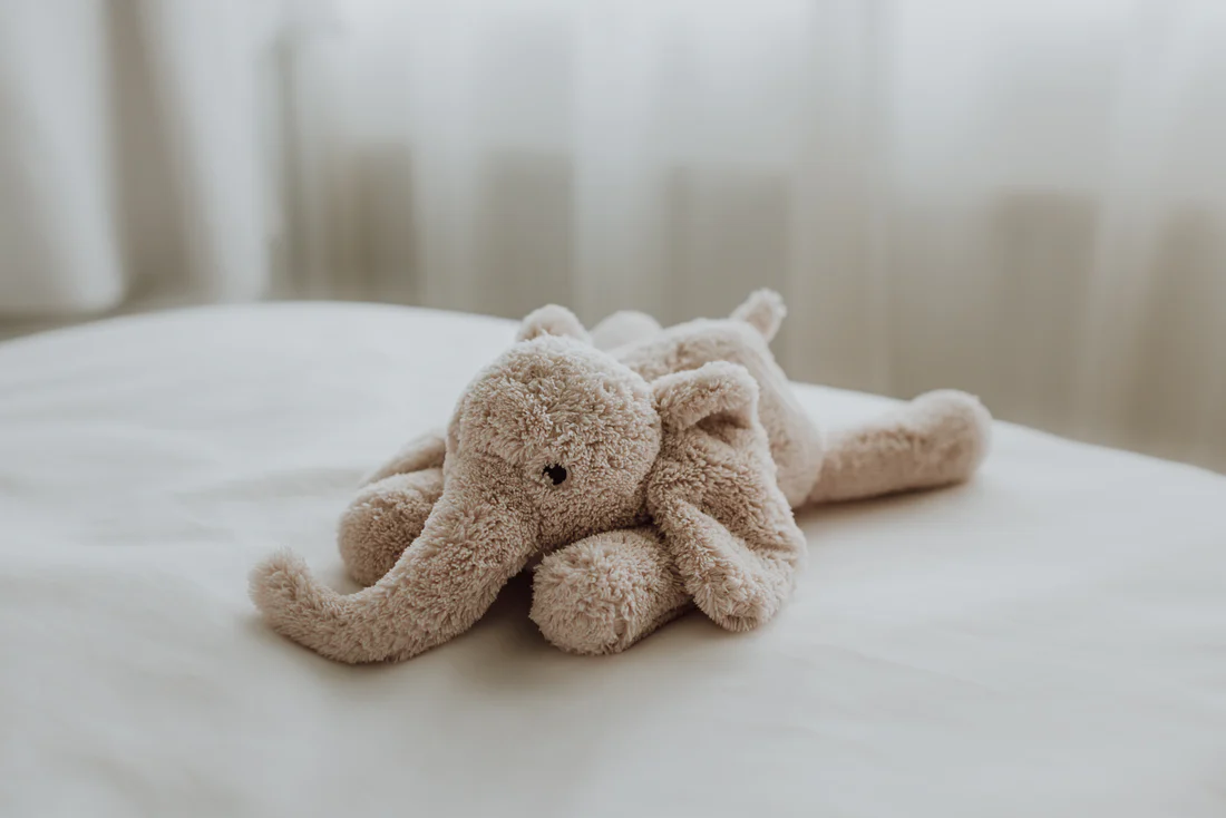 Doudou éléphant Georges beige battements de coeur (Flow)